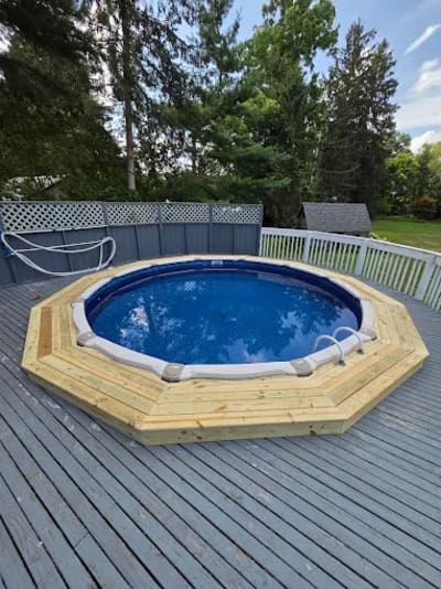 Deck construction in Lake Orion