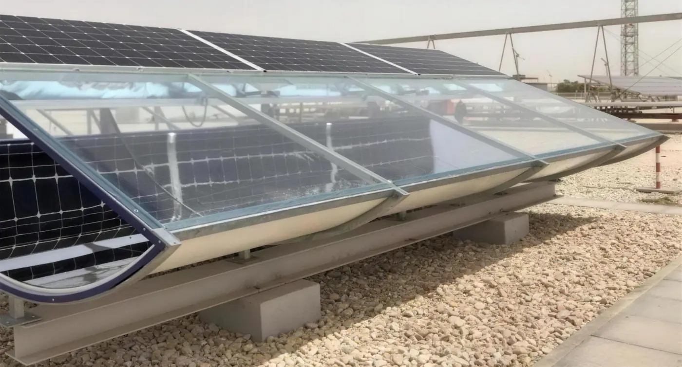 Pilotanlage des Hassabou-PV-T-Kollektors auf einem Flachdach
