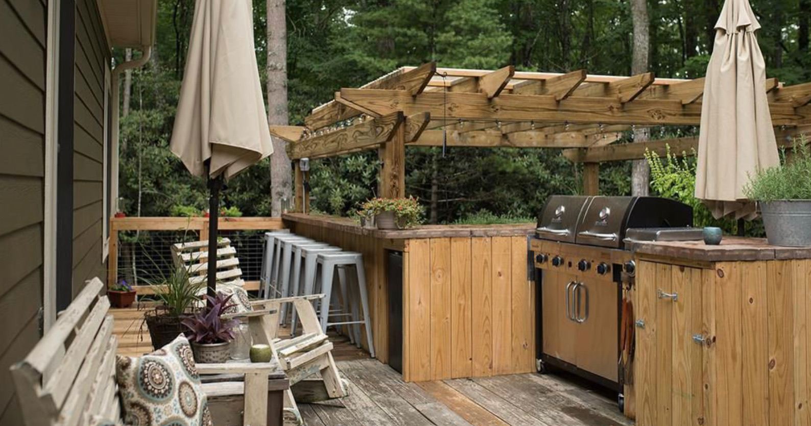 Outdoor entertainment (decks, pergolas, etc) in Cornelius. NC