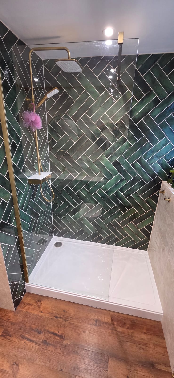 Shower installation