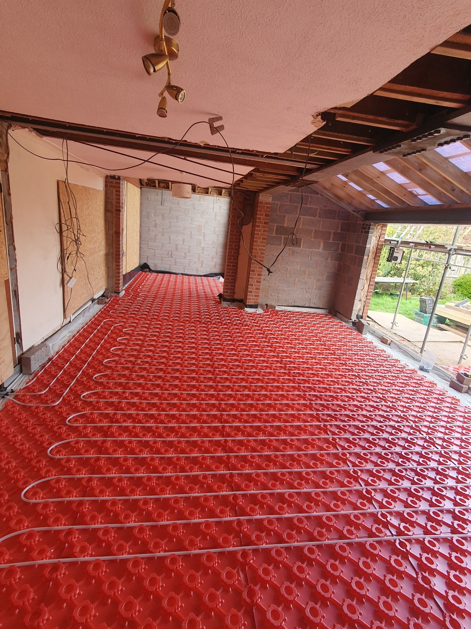 Underfloor heating installation
