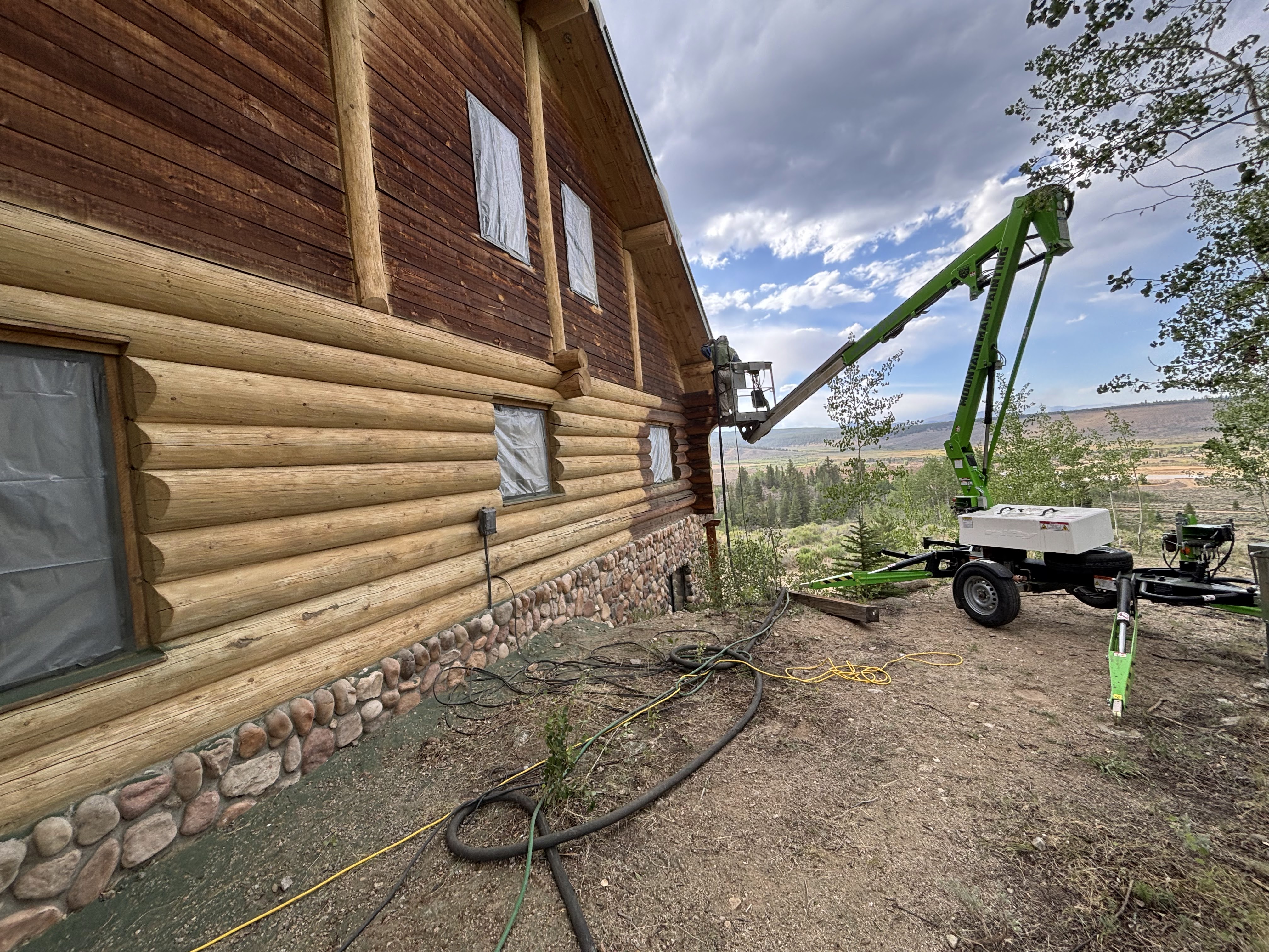 Signs Your Log Home Stain Is Failing — featured image