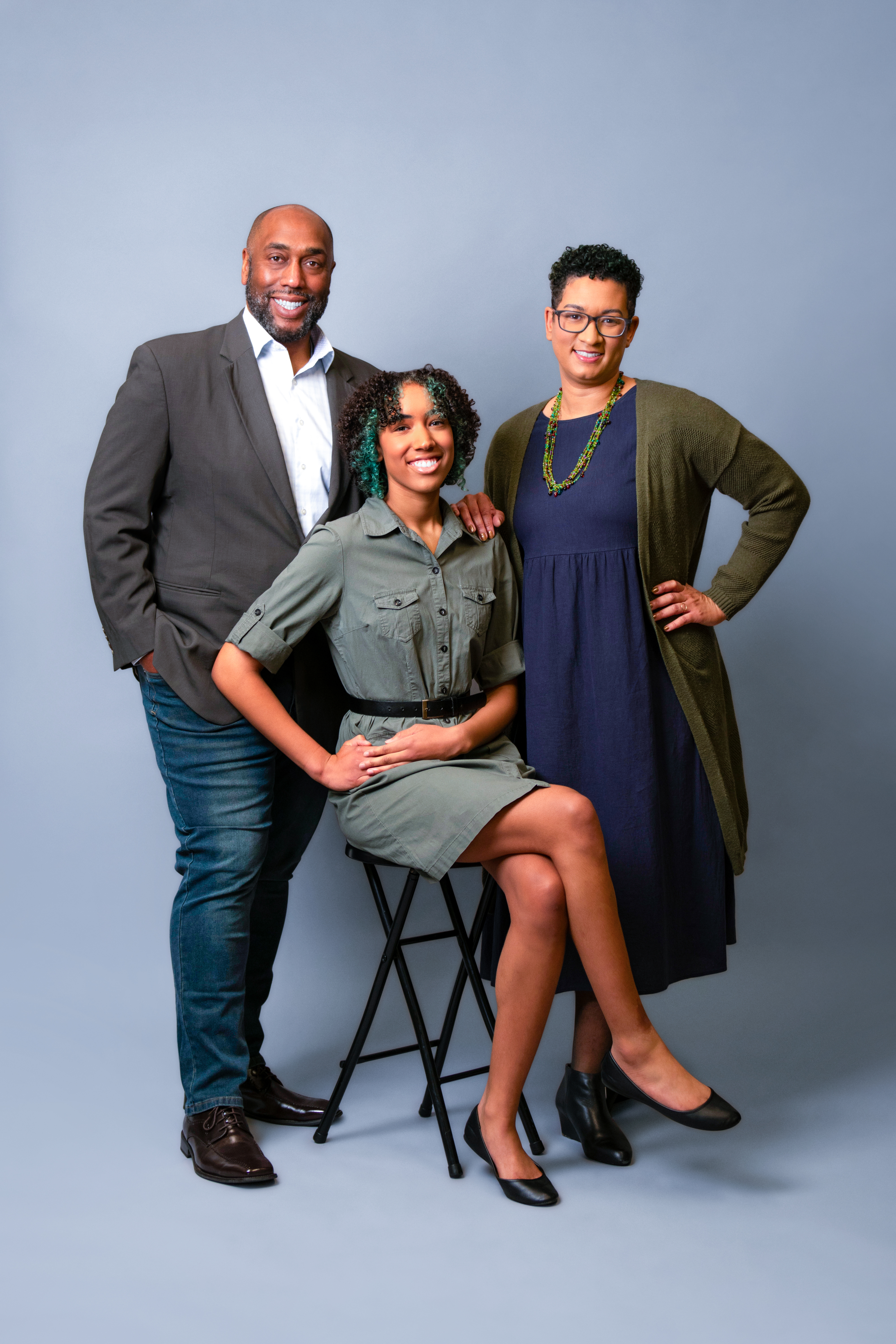 Full family portrait in Pittsburgh by Life Camera Soul Photography