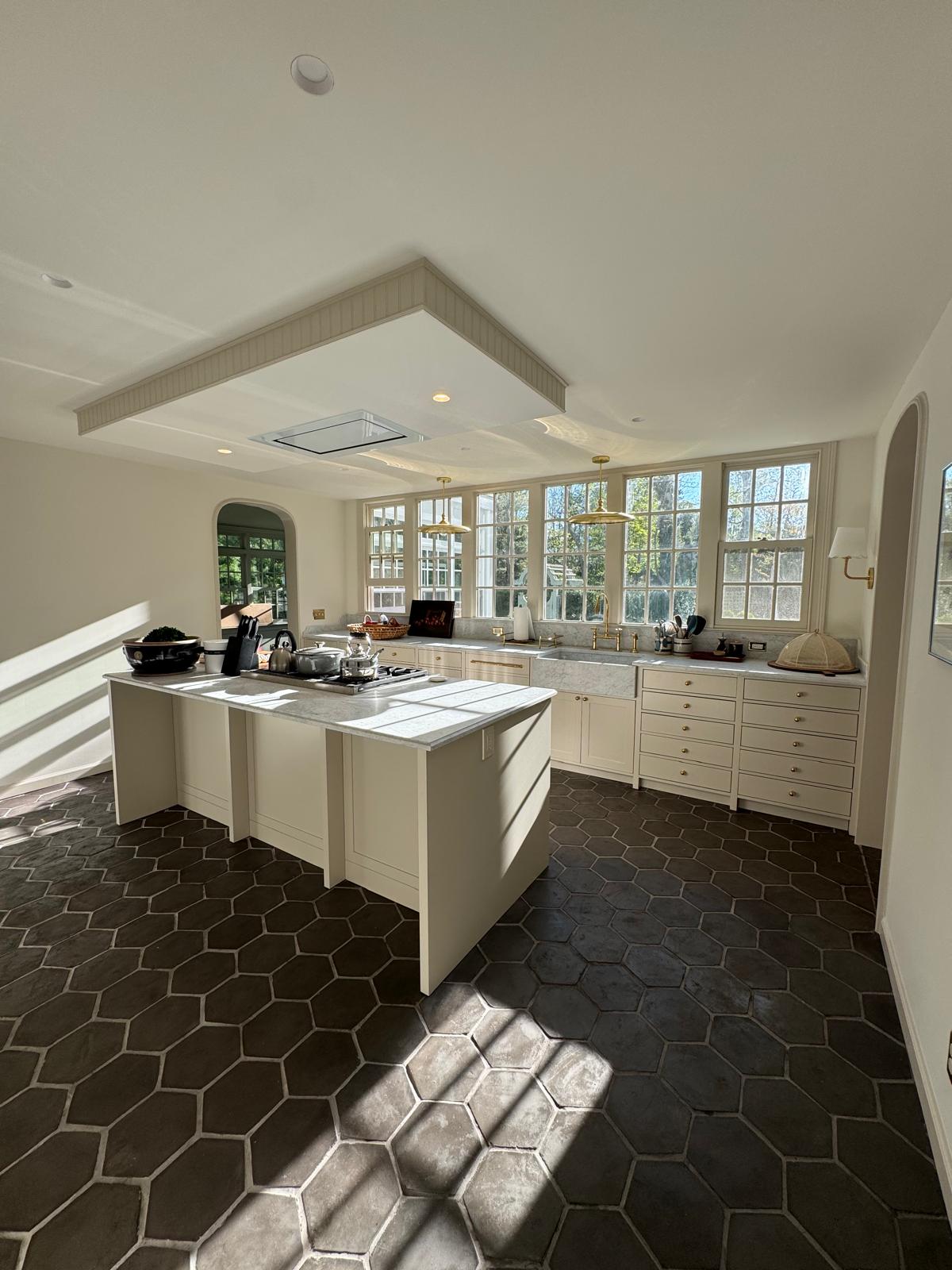white_custom_kitchen_1.jpeg