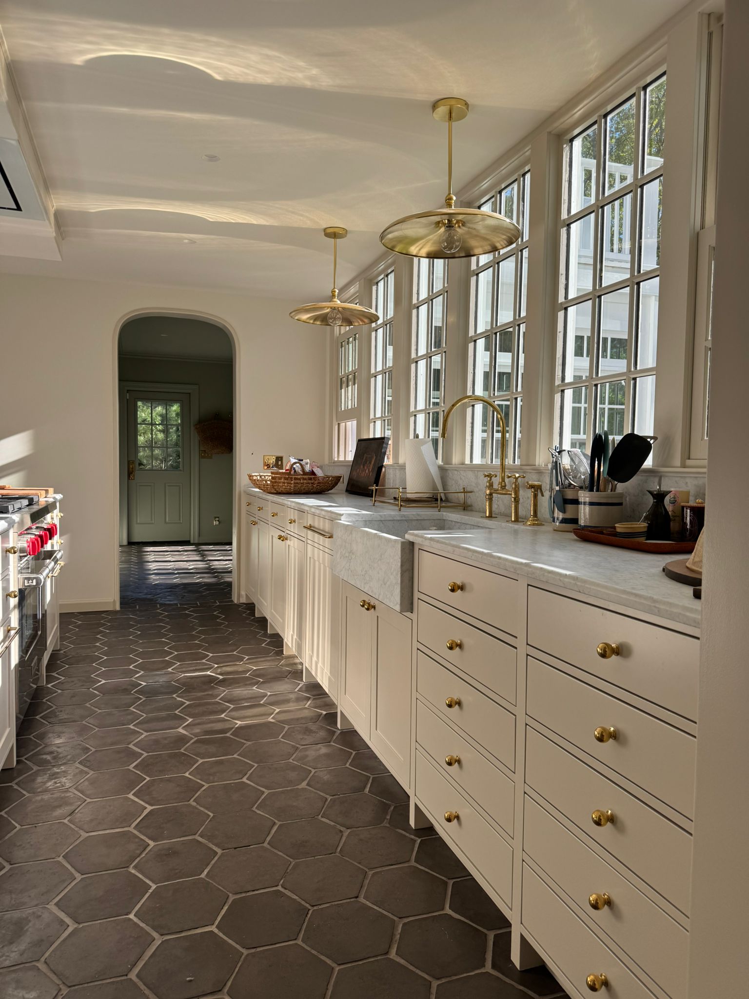 white_custom_kitchen_3.jpeg