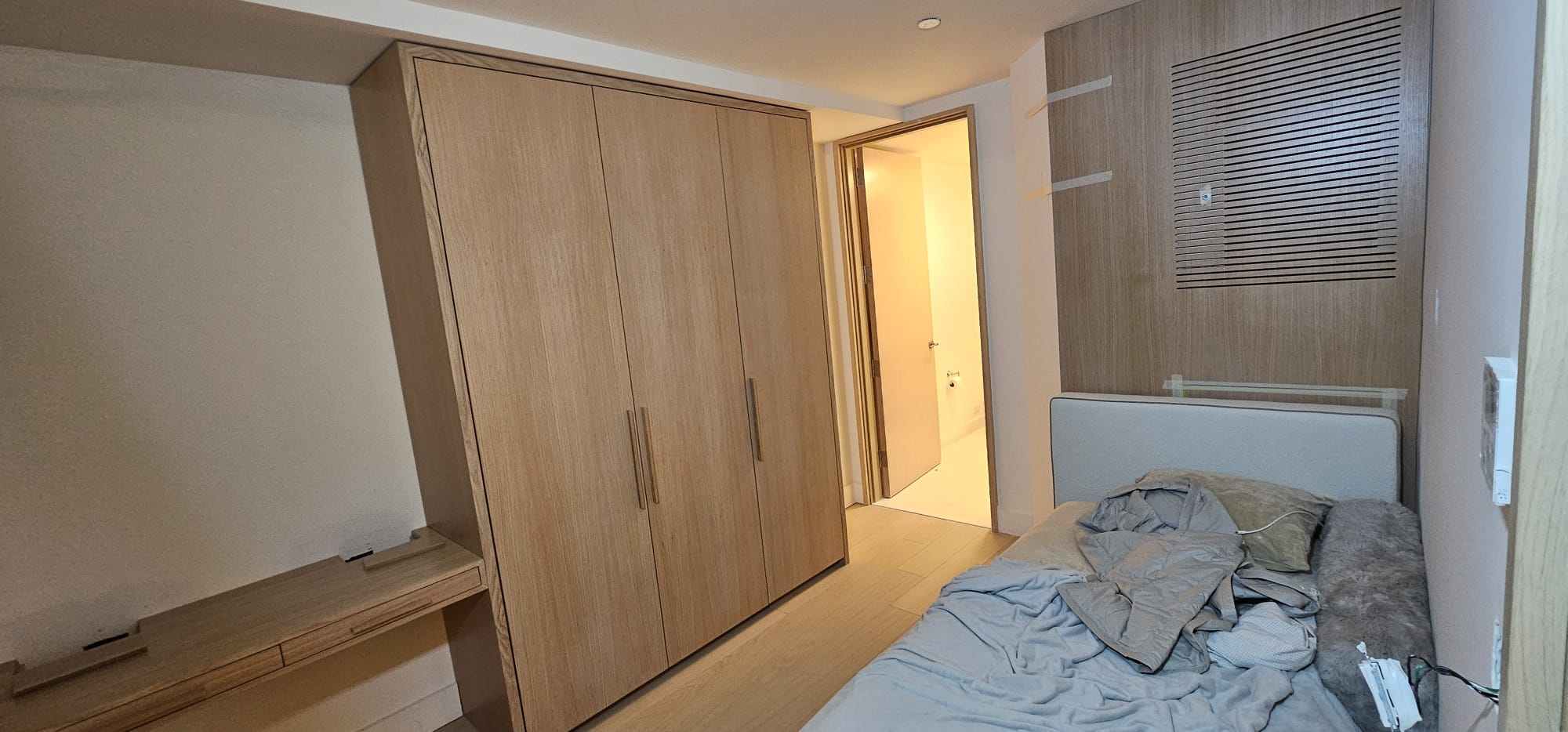 bedroom_closet.jpeg