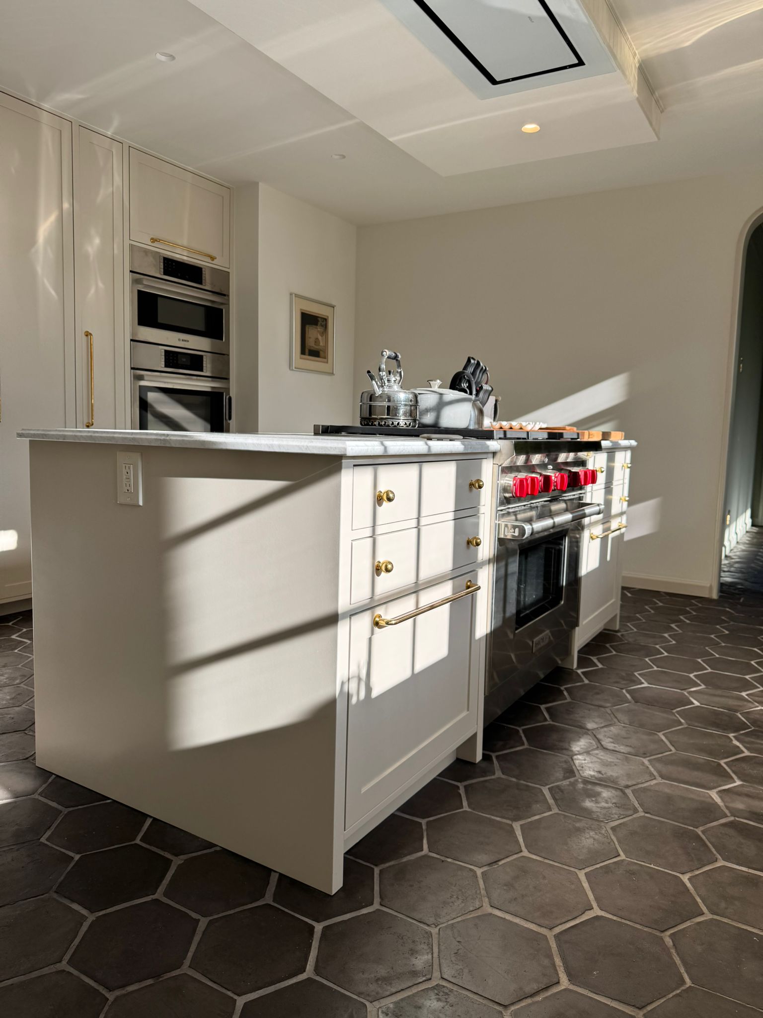 white_custom_kitchen_5.jpeg