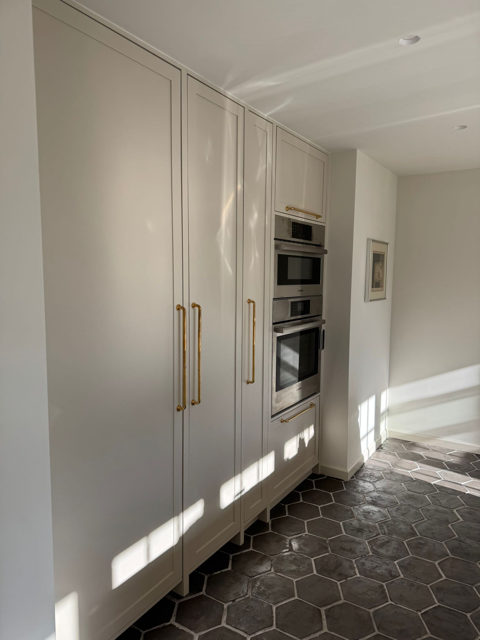 white_custom_kitchen_4.jpeg