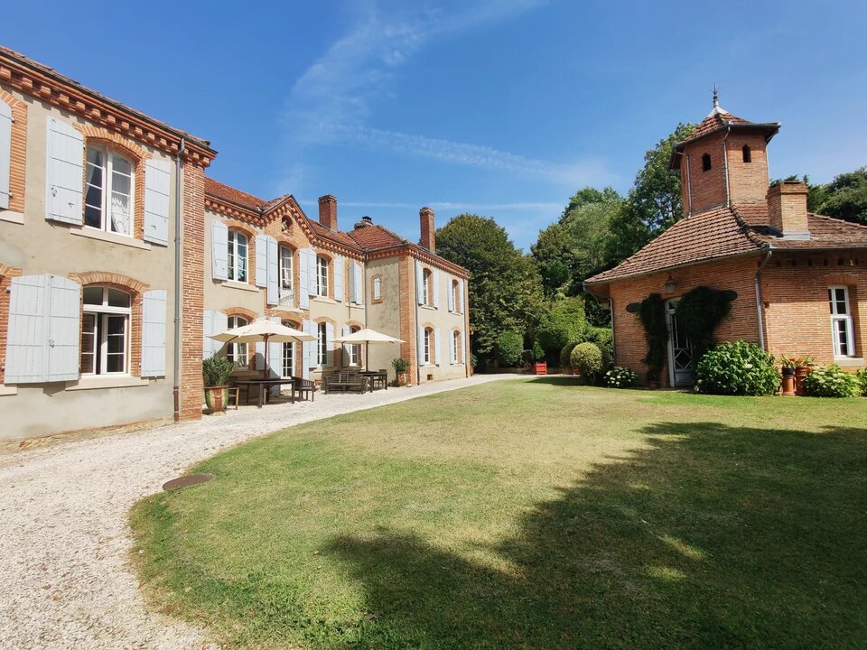 French mansion property