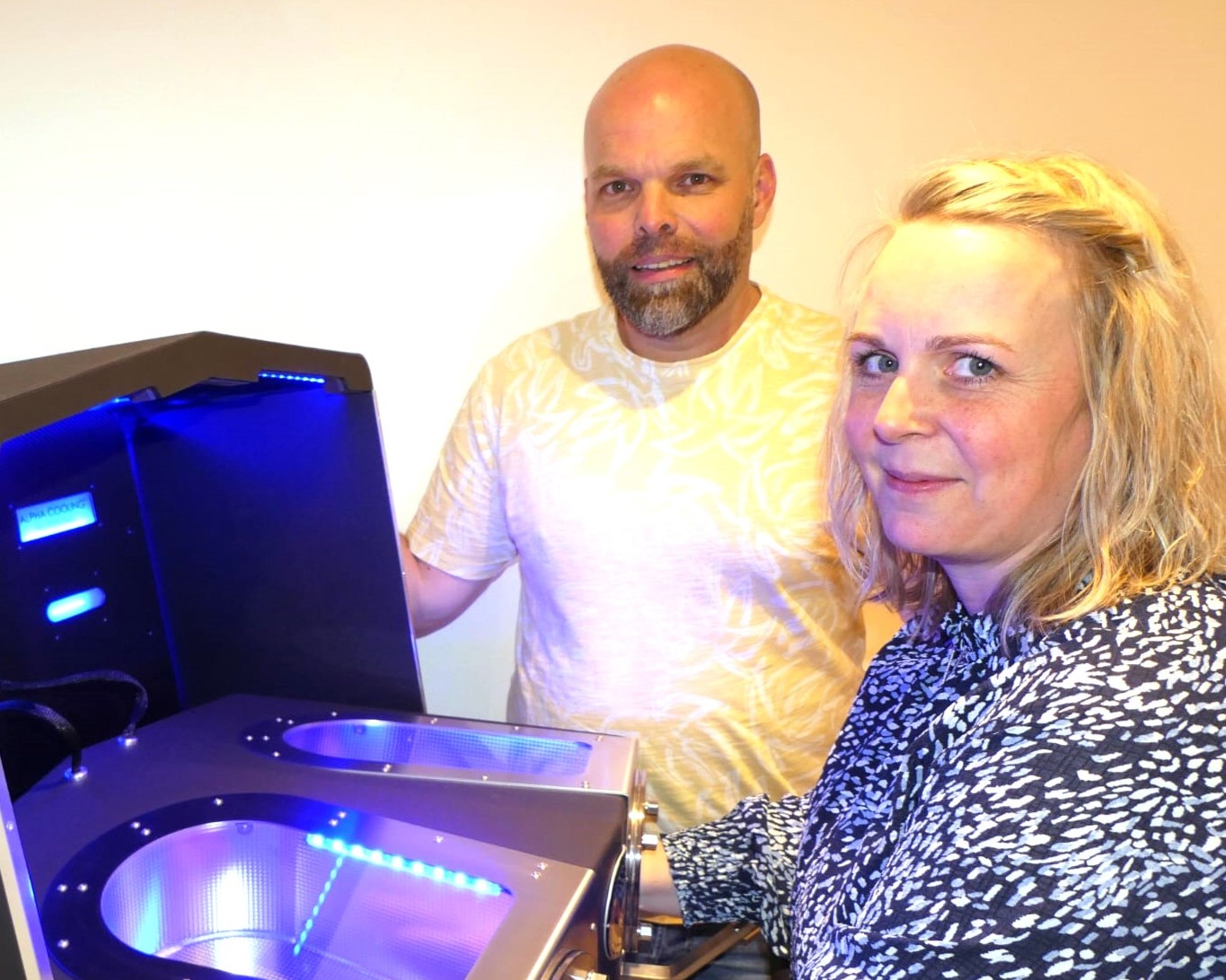 Caro und Daniel Hein mit ACP-Gerät