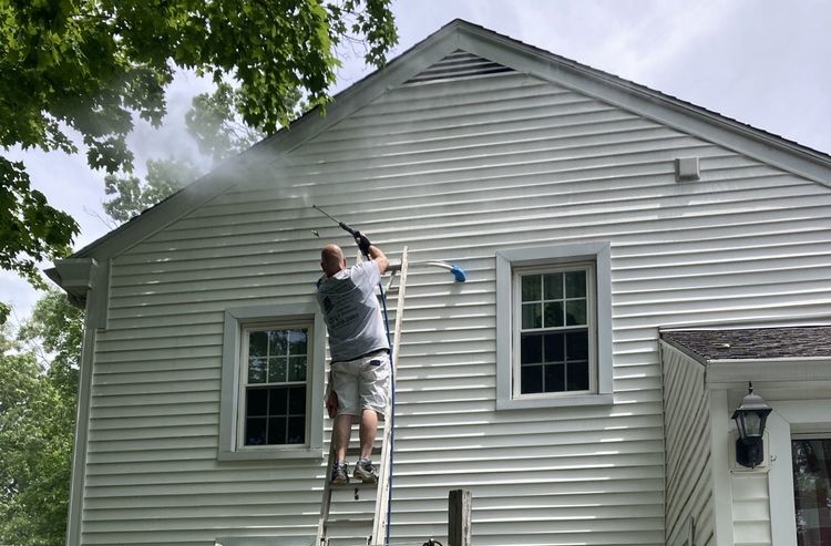 Power Washing in Torrington