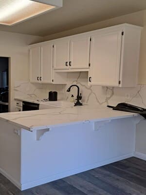 {{ custom_values.service_3 }} in {{custom_values.area_3})