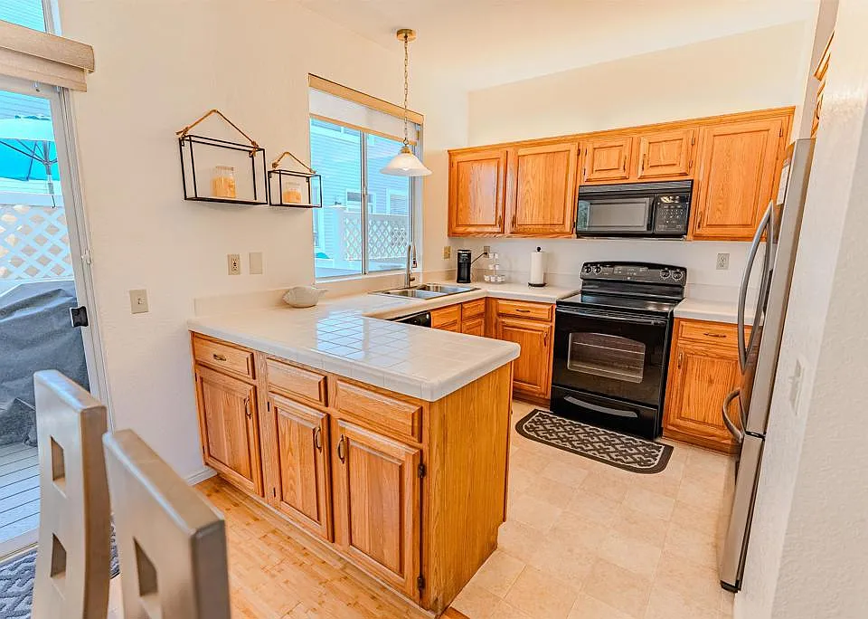 Interior photo of 211 Dahlia Avenue Unit M