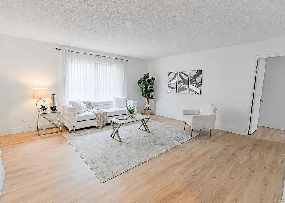 634 8th St, Apt 8