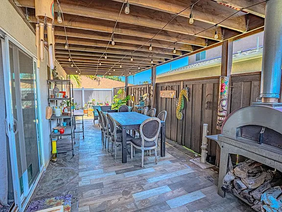 Additional interior space at 569 Delaware St with modern design elements