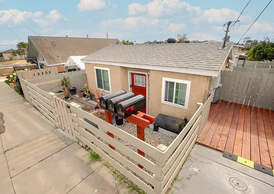 1020 41st St, San Diego, CA 92102, sold by Deborah Vance
