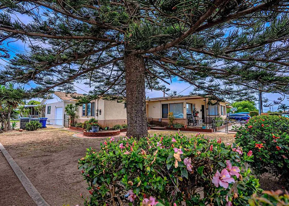 1216 1216 1/2 11th St., Imperial Beach, CA 91932, sold by Deborah Vance