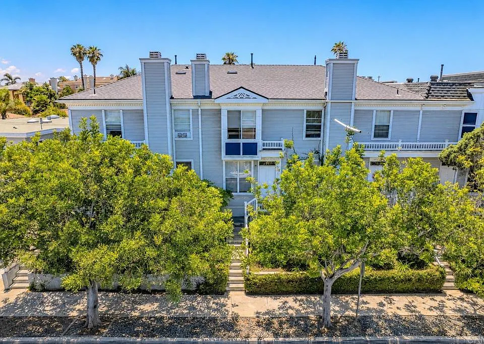 211 Dahlia Ave Apt M, Imperial Beach, CA 91932, sold by Deborah Vance