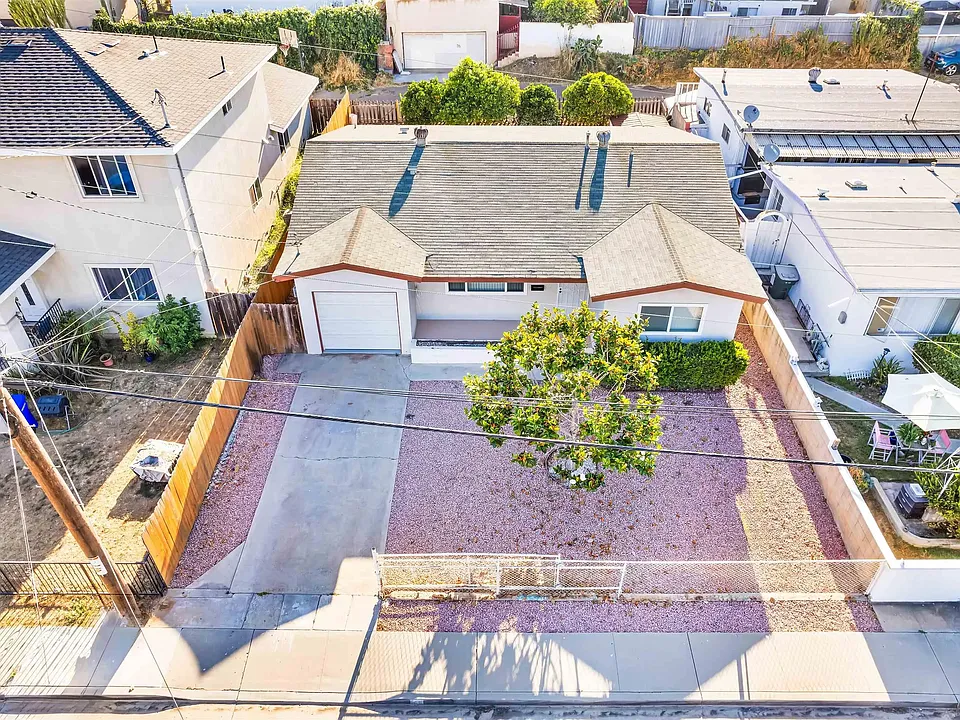 946 8th St, Imperial Beach, CA 91932, sold by Deborah Vance
