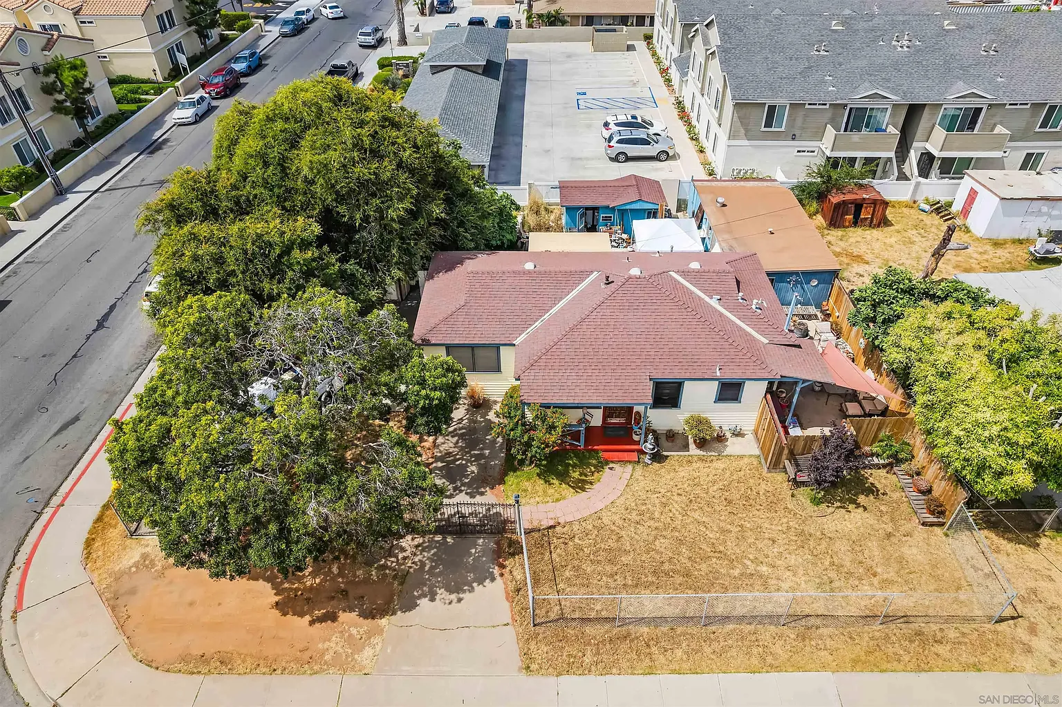 1158 Donax Ave, Imperial Beach, CA 91932, sold by Deborah Vance