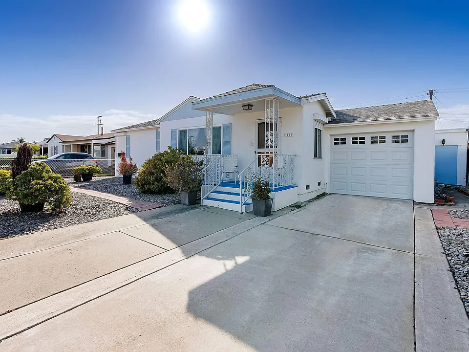 1158 9th St, Imperial Beach, CA 91932, sold by Deborah Vance