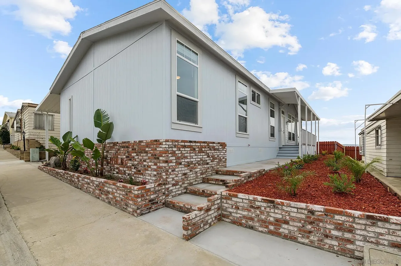 3340 Del Sol Blvd Space 201, San Diego, CA 92154, sold by Deborah Vance