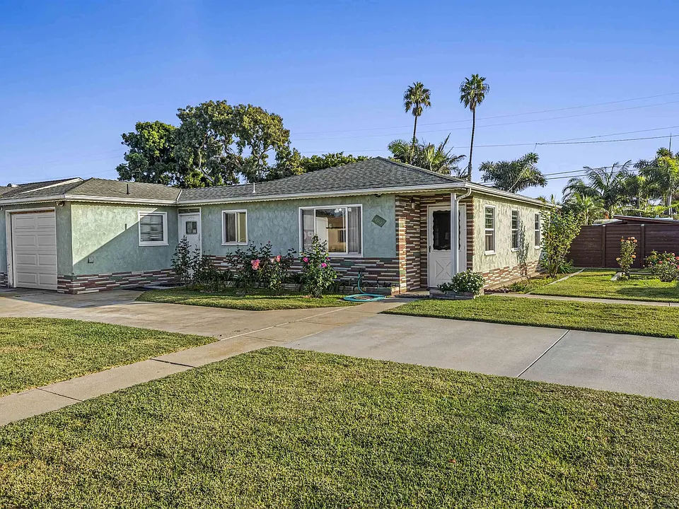 303 Evergreen Ave, Imperial Beach, CA 91932, sold by Deborah Vance
