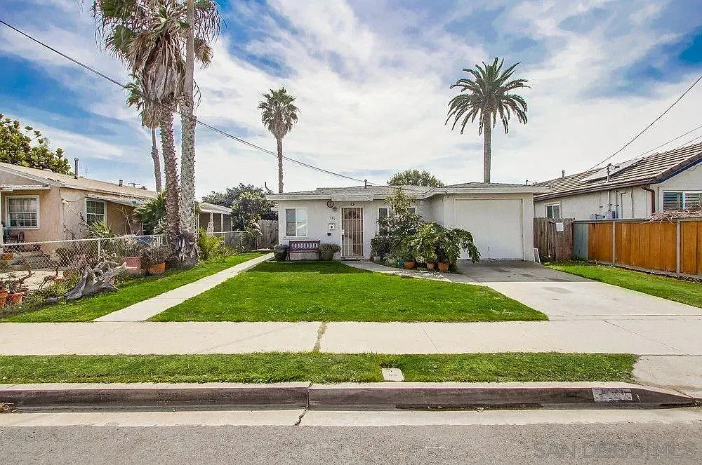 329-331 Daisy Ave, Imperial Beach, CA 91932, sold by Deborah Vance