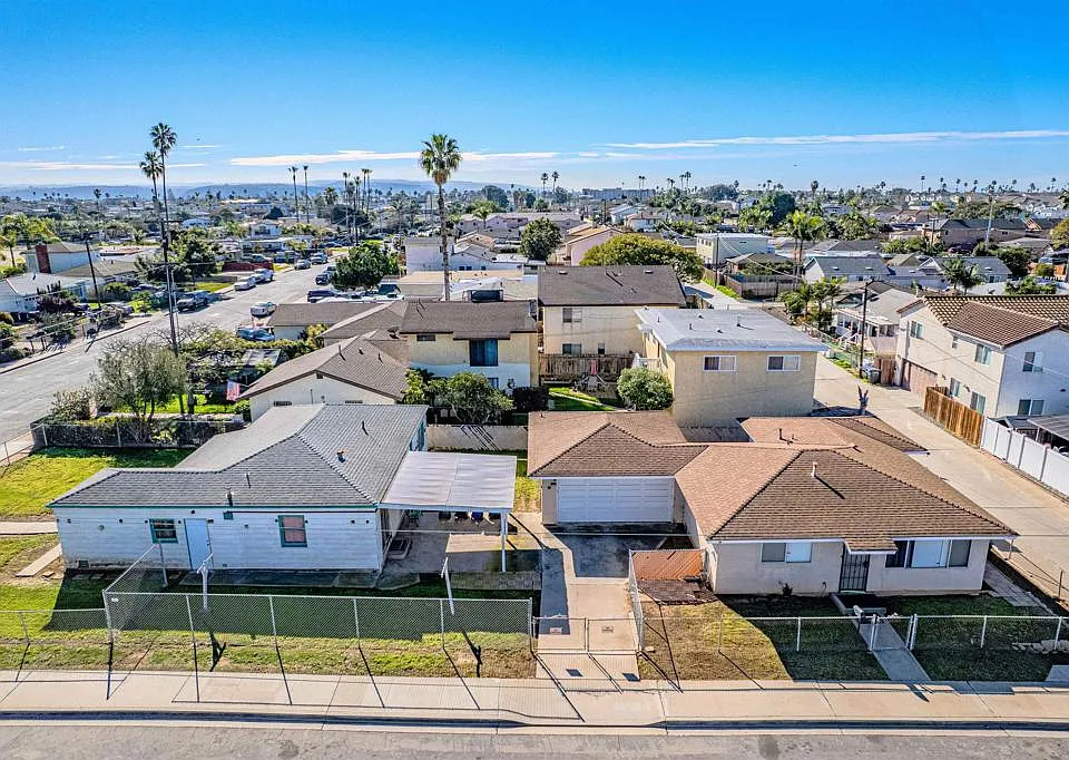 432-34 8th St, Imperial Beach, CA 91932, sold by Deborah Vance