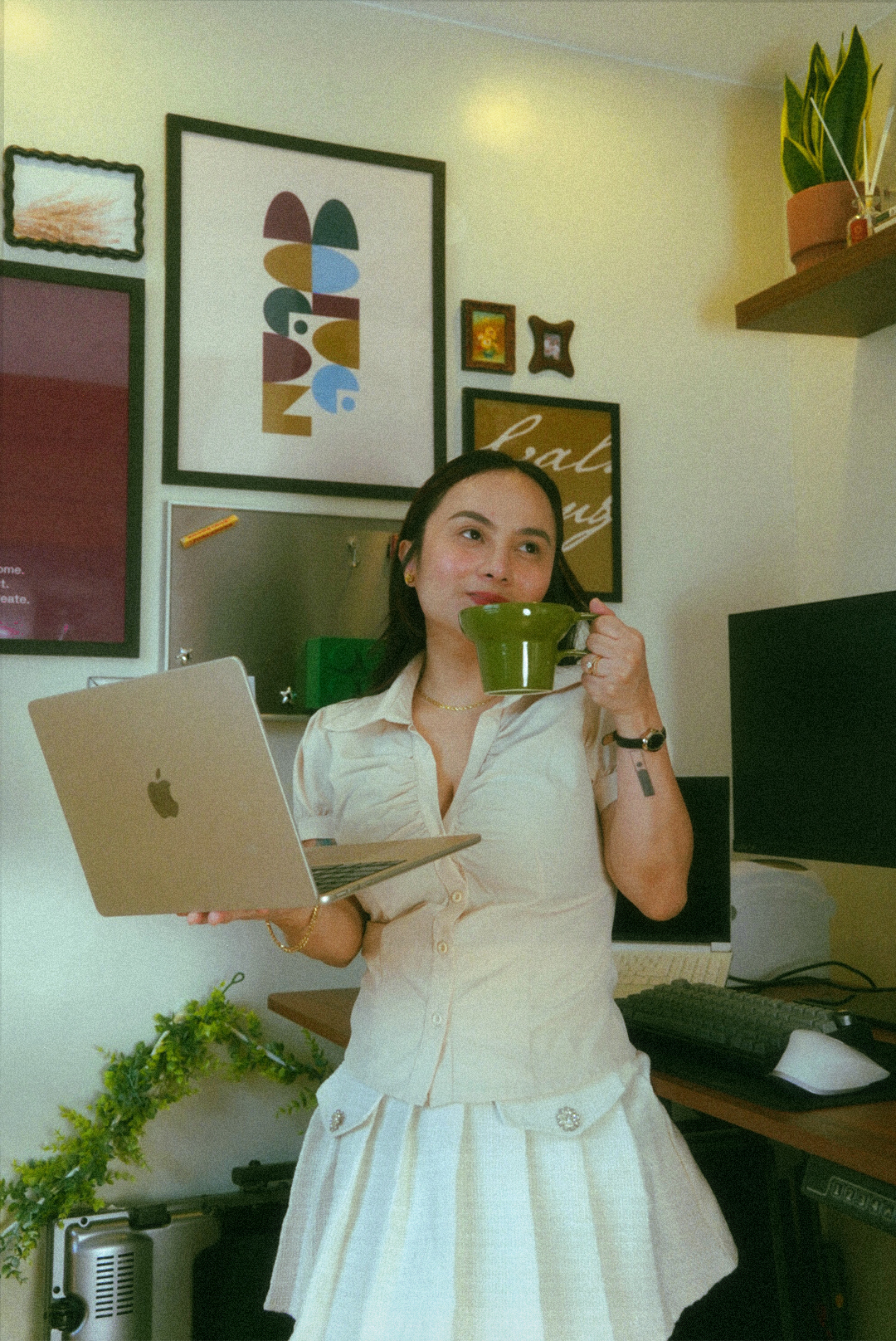 Gladys, Founder