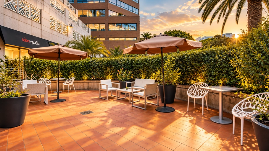 Salon Republic outdoor atmosphere