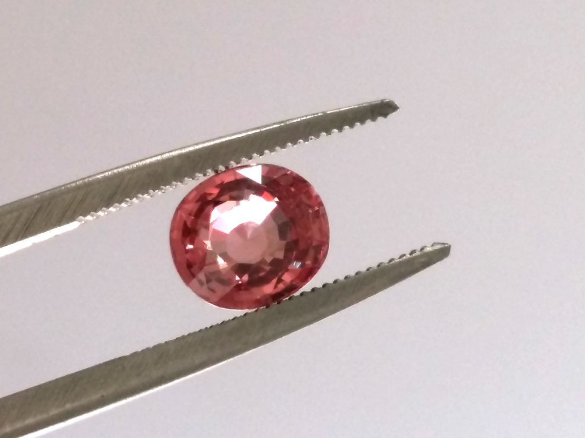 oval Padparadscha sapphire