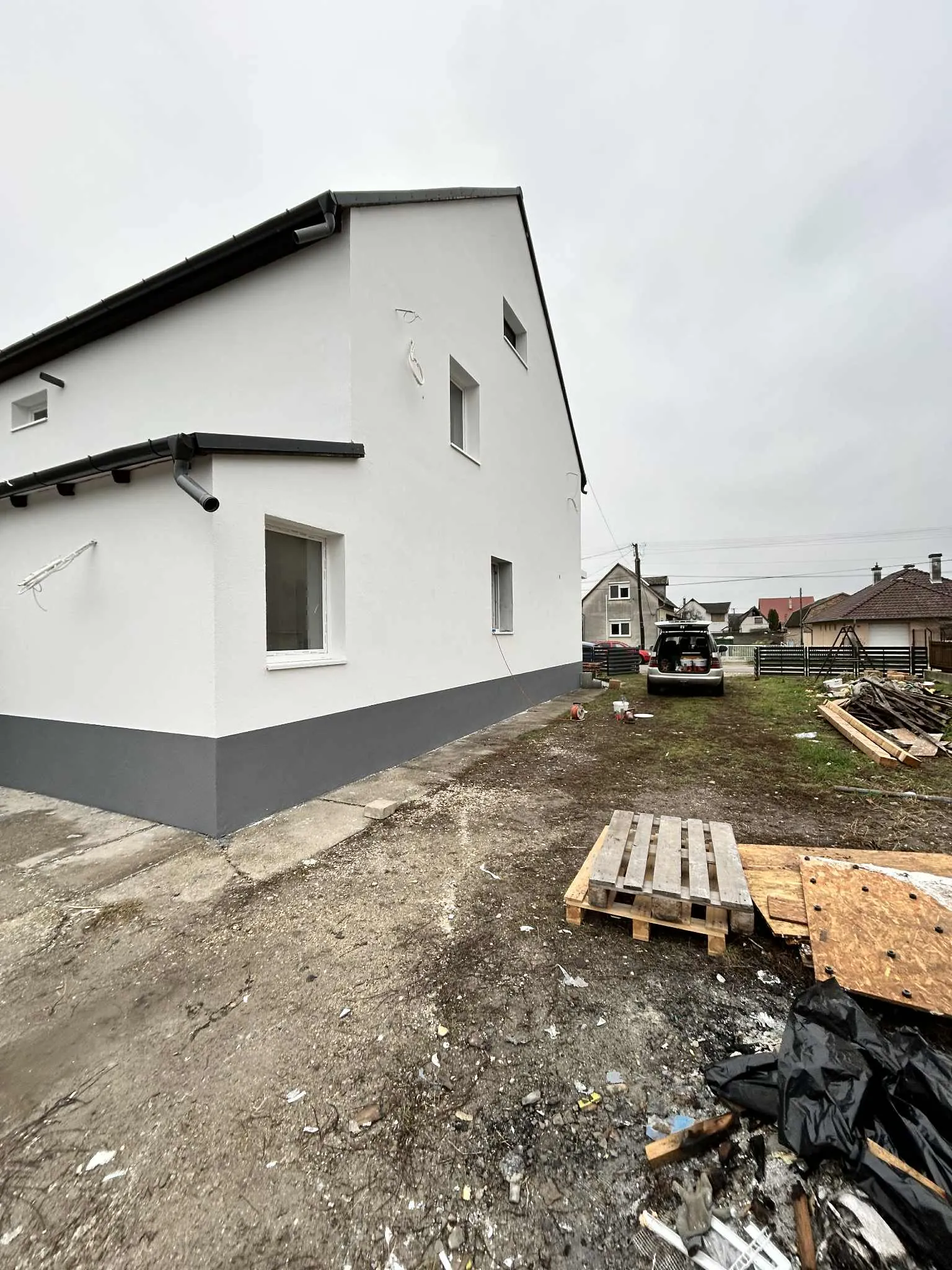 Farkas-Konstrukt Kft. — Bábolna — Hőszigetelés projekt referencia.