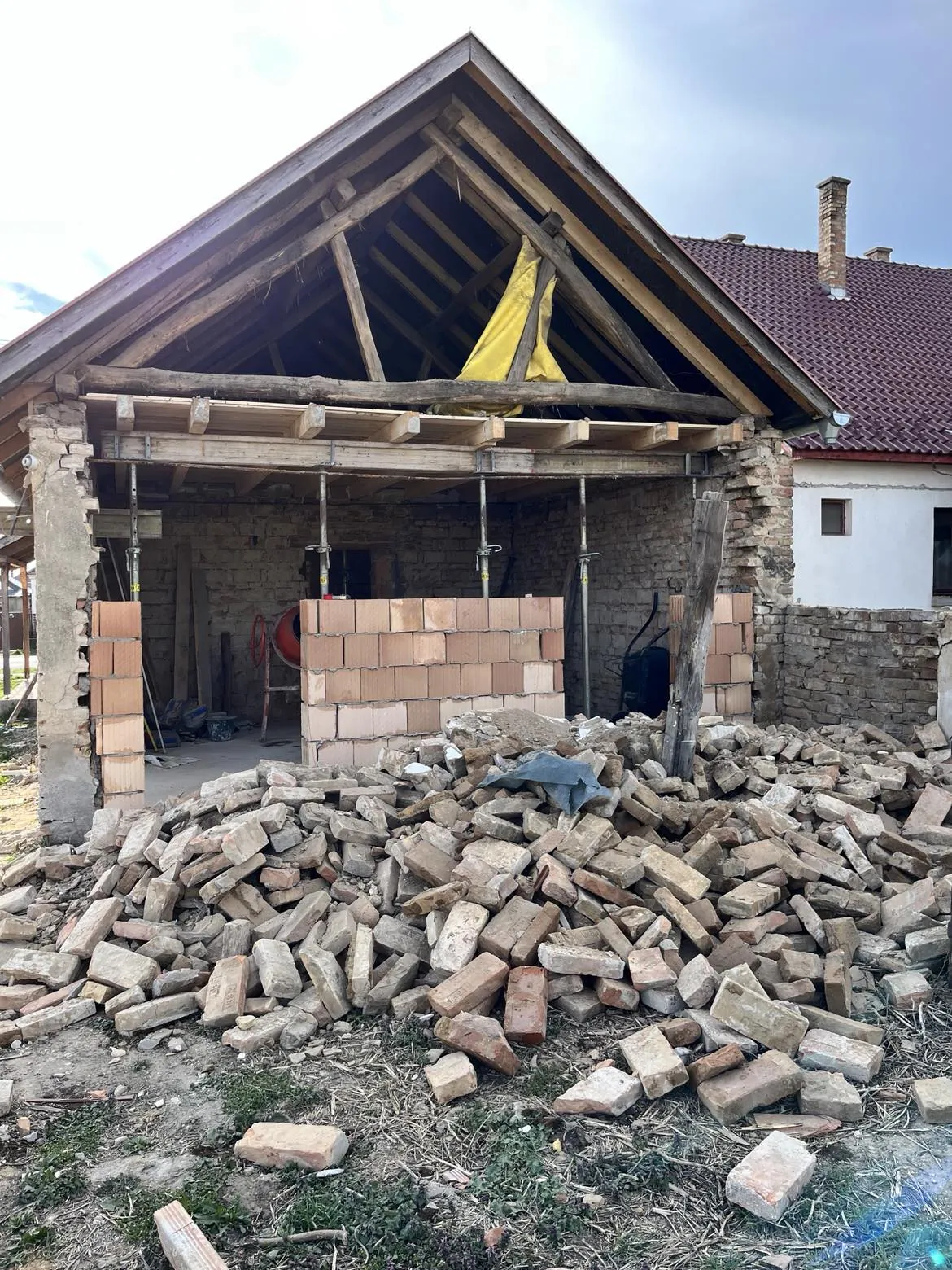 Farkas-Konstrukt Kft. — Tét, Széchenyi u.-Átépítés, felújítás projekt referencia, 20.
