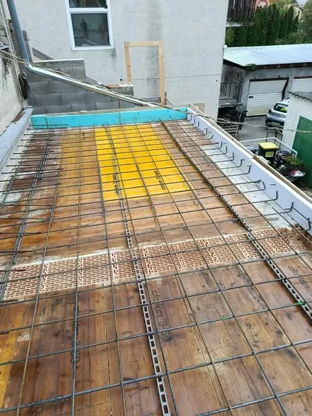 Farkas-Konstrukt Kft. — Győr — Házbővítés projekt referencia.