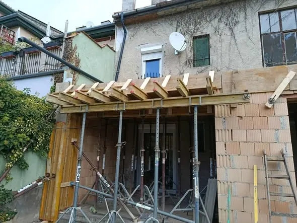 Farkas-Konstrukt Kft. — Győr — Házbővítés projekt referencia.