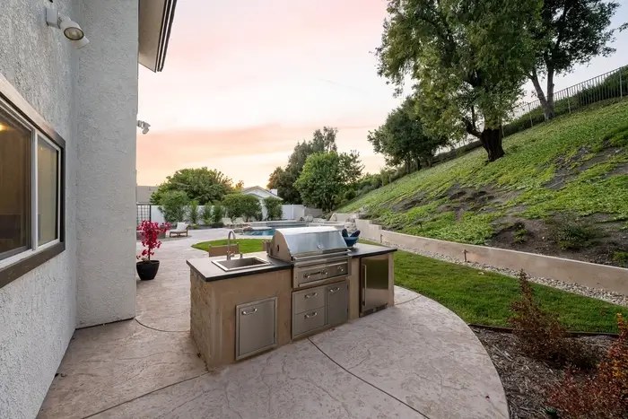  Outdoor Kitchens