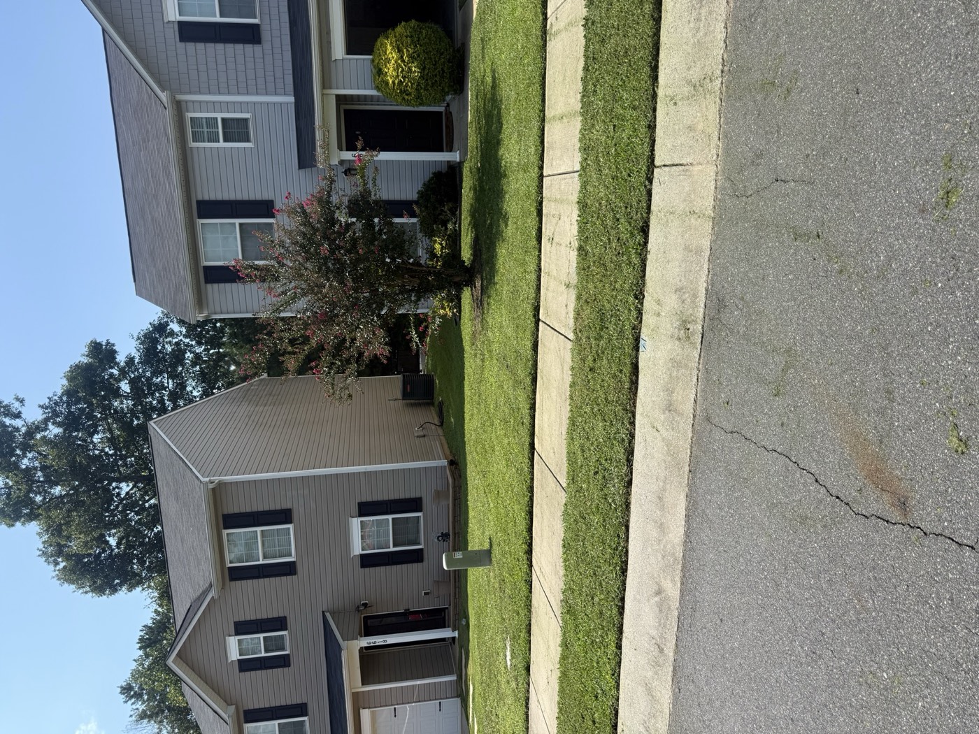 Townhome lawns mowed and edged