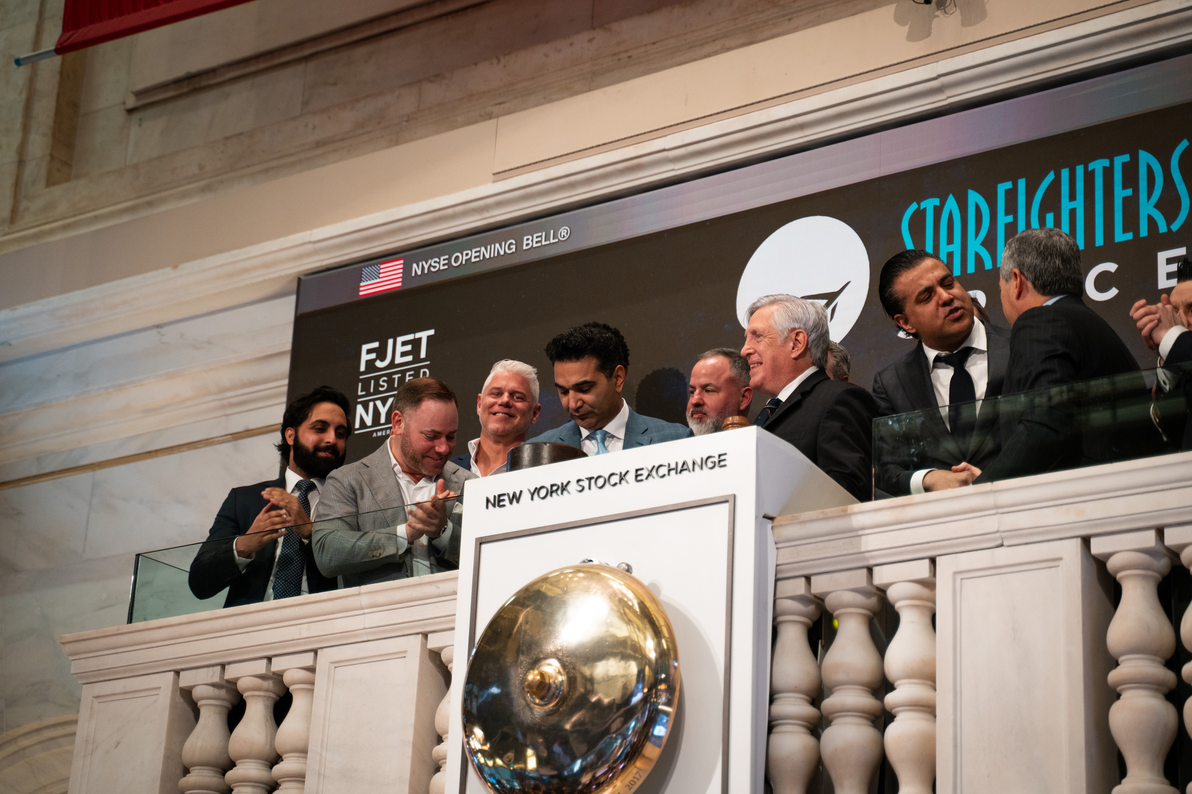 Chris Graebe ringing the NYSE bell