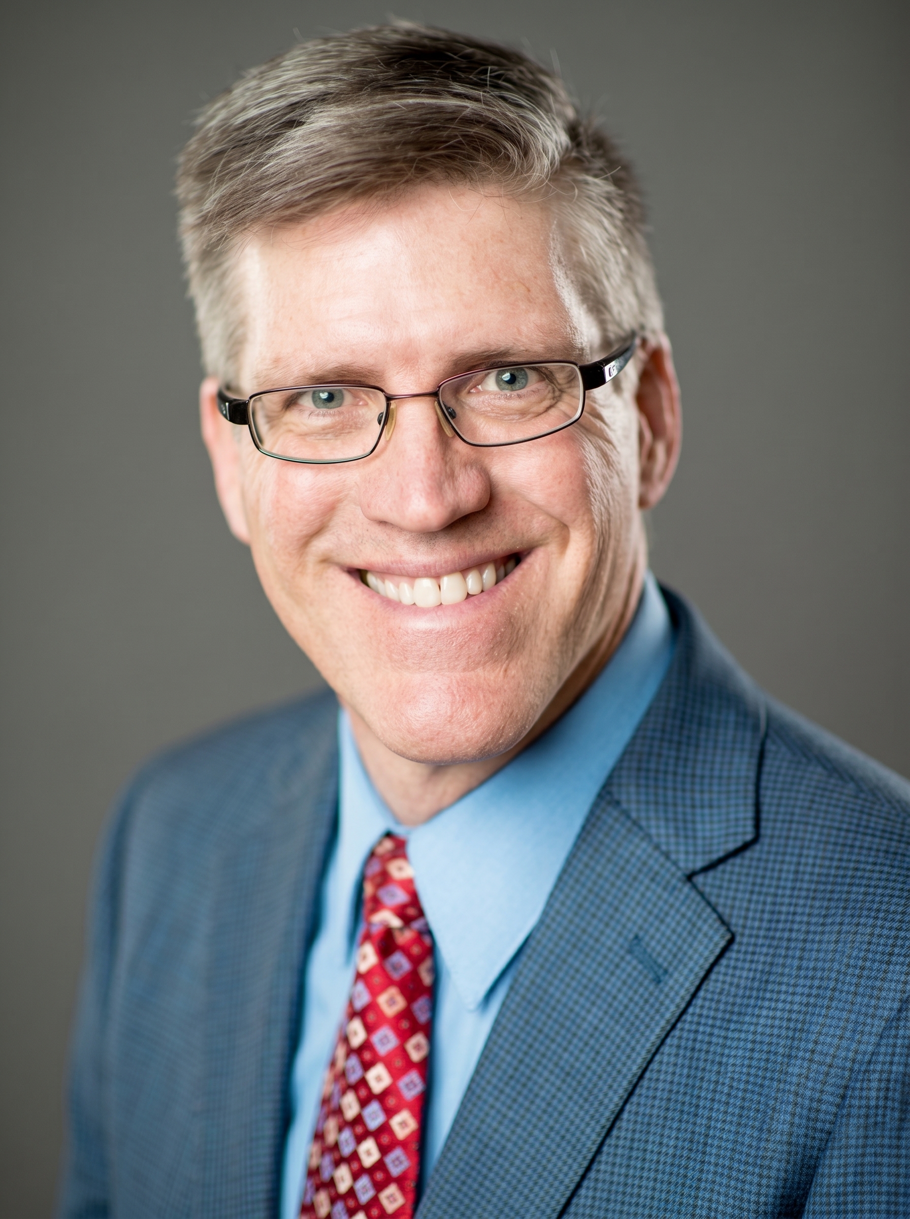 Dr. Bruce Phillip's Headshot