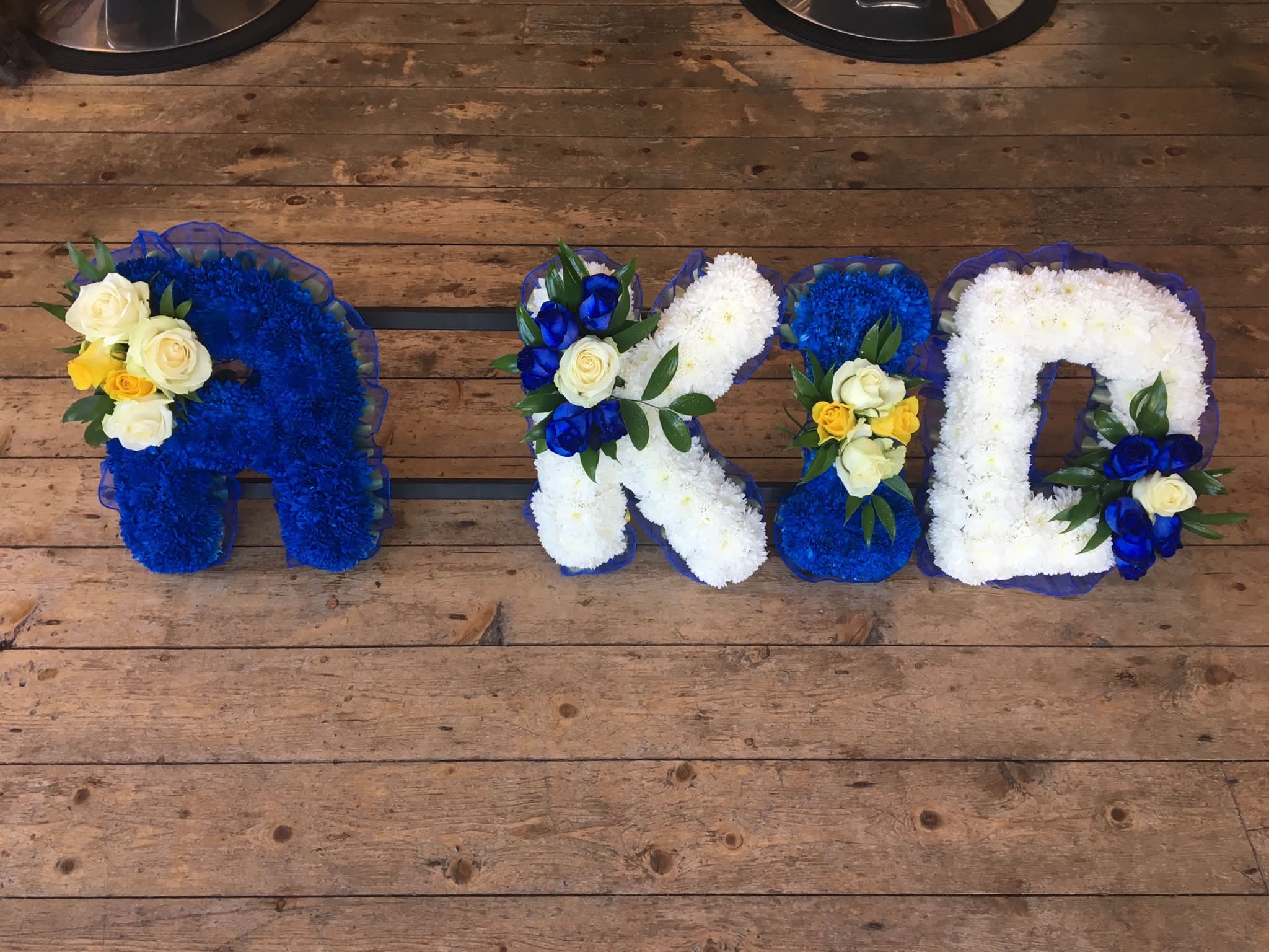 Floral arrangement 80
