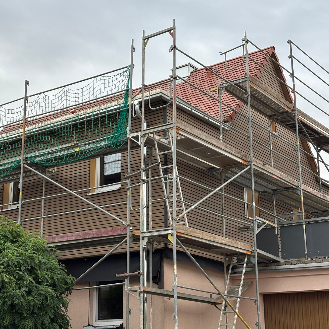 Holzschindeln Montage Subunternehmer für Zimmerer und Bauunternehmen