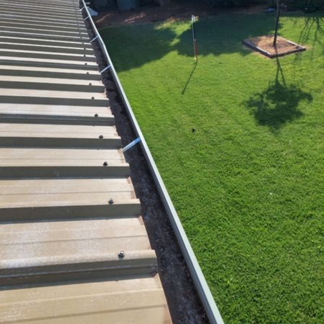 Clean gutter system on Mildura home after professional gutter cleaning service