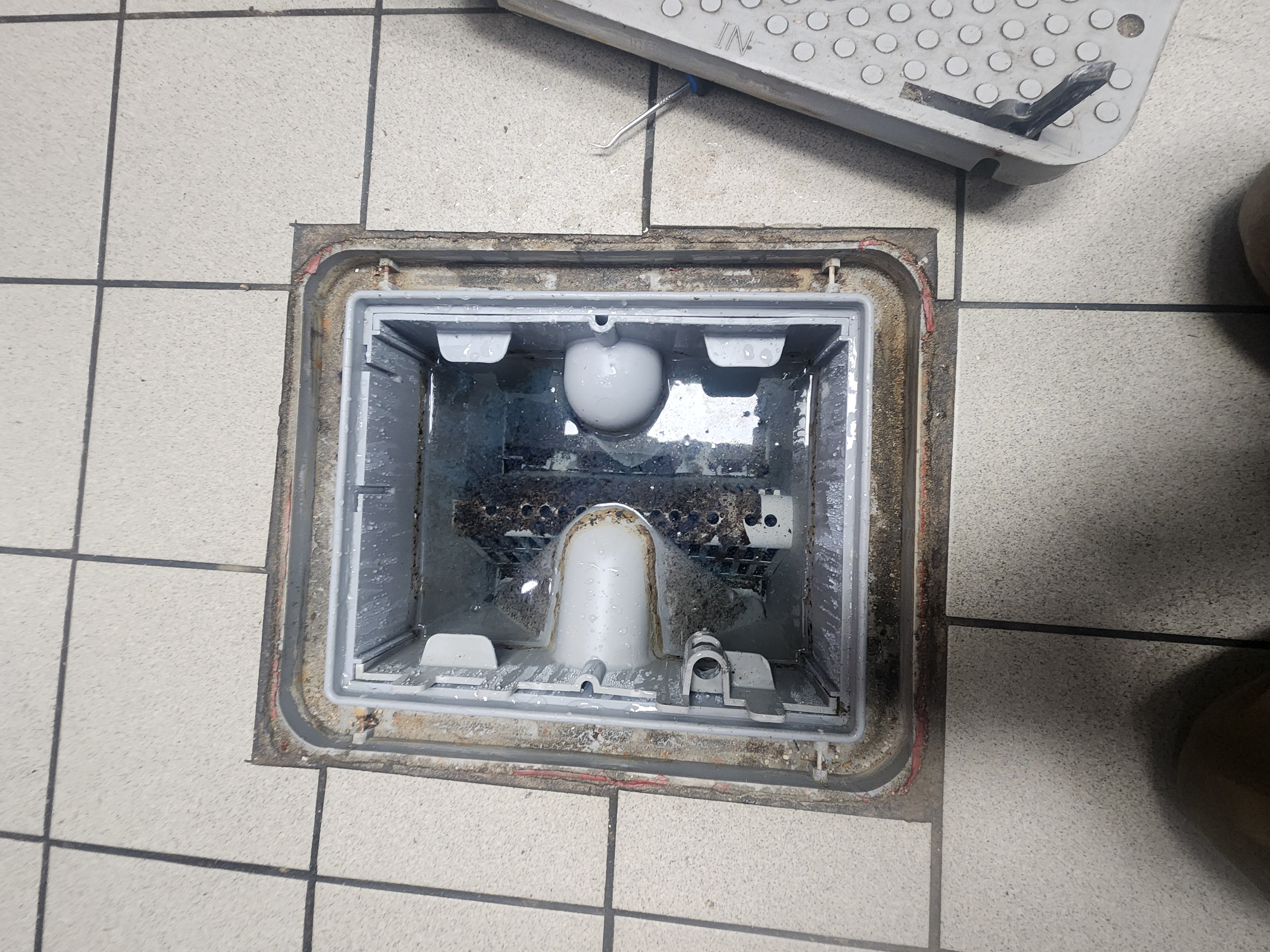 post grease trap pumping service 