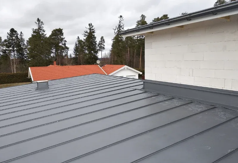 local Calgary roofing company performing residential roof installation