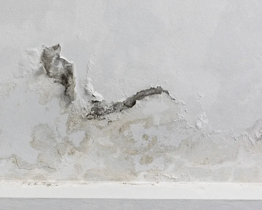 local Calgary roofing company performing residential roof installation