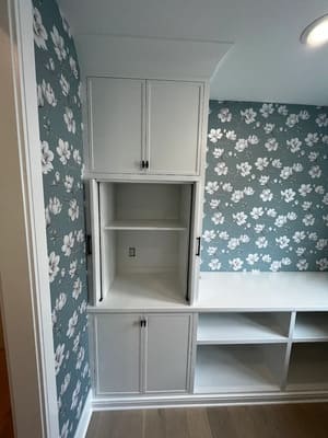 {{ custom_values.service_1 }} in {{custom_values.area_3})