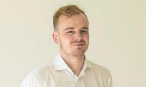 harry lowe headshot