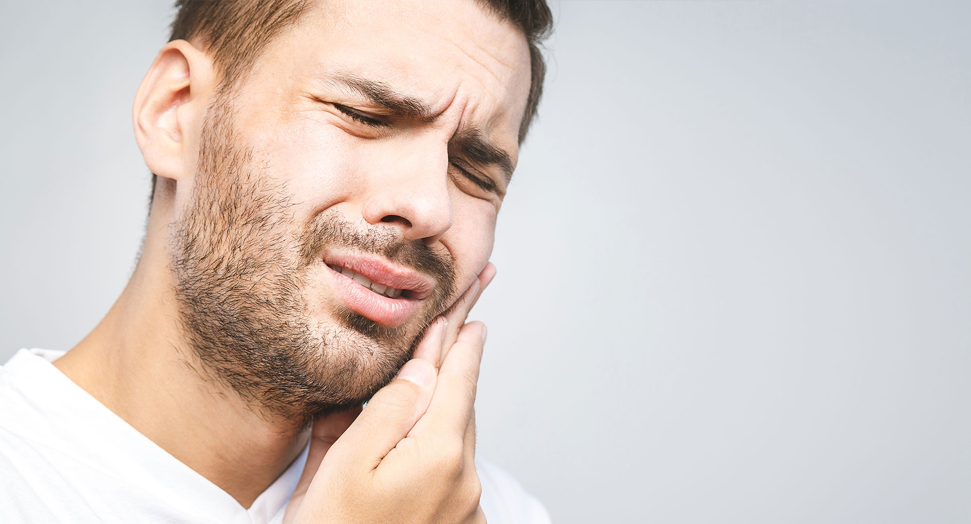 Woman with tooth pain