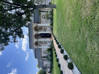 {{ custom_values.service_3 }} in {{custom_values.area_3})